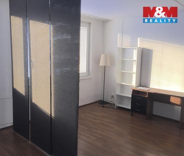 Pronájem bytu 1+kk a garsoniéry 33 m², Na Dolíkách 508, Slaný - Фото 1