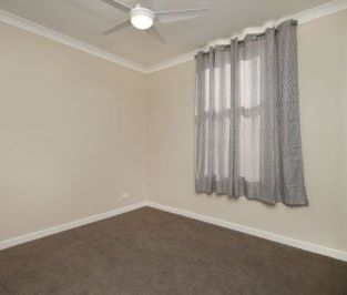 Fully Renovated Unit In The Heart of Hamilton! - Photo 3