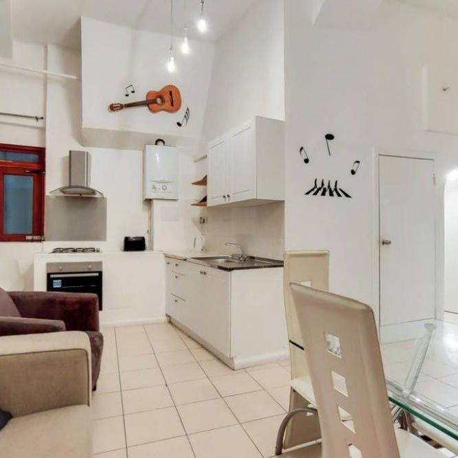 Studio to rent - Photo 1