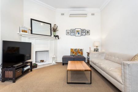 Unit 2/9 Luxton Road, South Yarra. - Photo 2