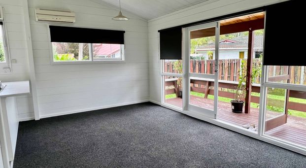 Freshly renovated 2-bedroom duplex - Photo 1