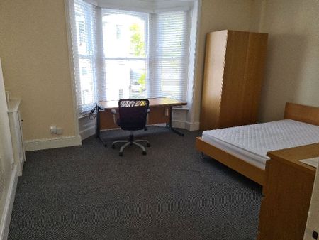 3 bedroom apartment to rent - Photo 5