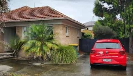 Popular - Four Bedrooms in the Heart of Hamilton East - Book to view now - Photo 4