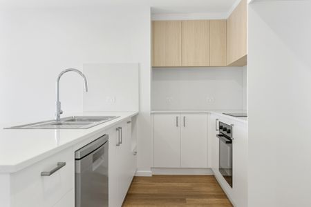 Stylish and Contemporary Design - Photo 5