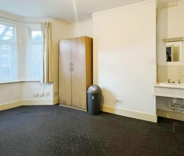 House to rent - Photo 1