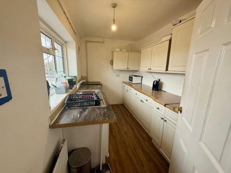 2 bedroom maisonette to rent - Photo 5