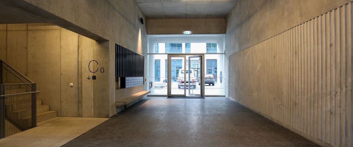 Charmante Neubauwohnung mitten in der City - 2 Zimmer mit EBK und Loggia für gemütliche Abende - Photo 1