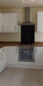 Room 4, 12, St Marks Road, Preston - Photo 4