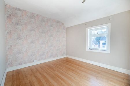 2 bedroom semi-detached house to rent - Photo 5