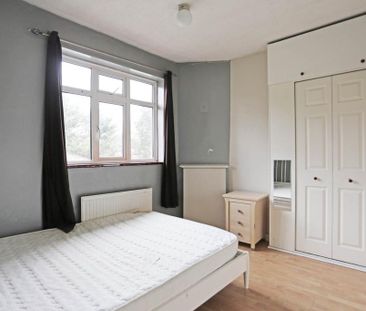 4 bedroom semi-detached house to rent - Photo 5