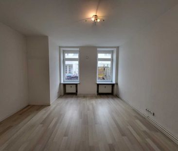 Helle 4-Zimmer-Wohnung mit Terrasse und Garten! - Foto 4