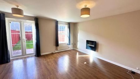 3 bedroom end of terrace house to rent - Photo 4