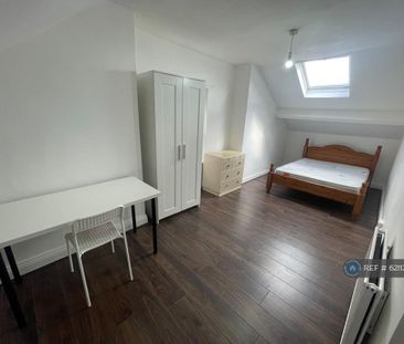 1 bedroom in a house share to rent - Photo 5