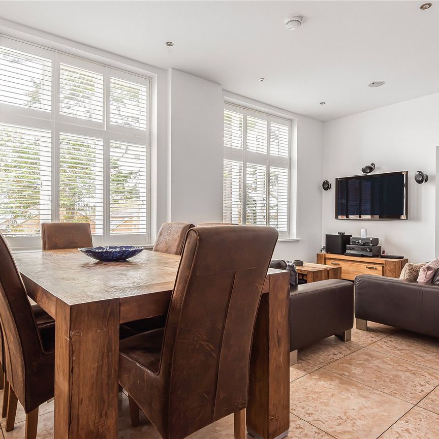 3 bedroom apartment to rent - Photo 1