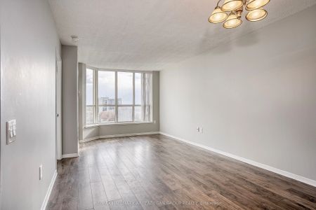 21 Overlea Boulevard #312 - Photo 2