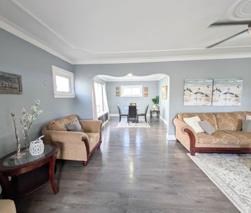 74 Crowland Ave, Welland - 3 Bedroom Main Unit - Photo 1