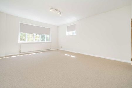 5 bedroom detached house to rent - Photo 4