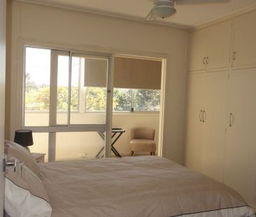 Room 3 for Rent - Walking Distance to Mary Street - Photo 4