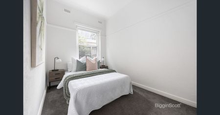 Spacious Art Deco Apartment in Prime Richmond Hill Location | 6 MONTH LEASE - Photo 5