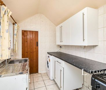 3 bedroom mid-terrace to rent School Street, Church Gresley - Photo 2