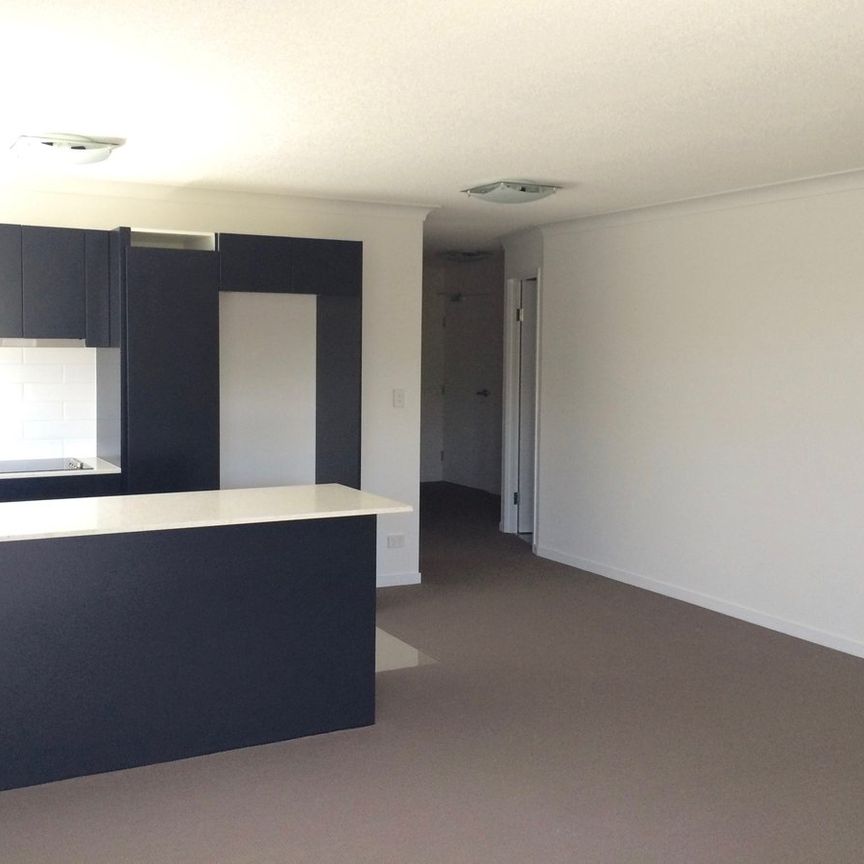 Spacious, Stylish & Secure – Your Ideal Home Awaits in Labrador! - Photo 1
