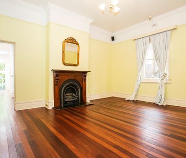 Charming Edwardian Home in Prime Elsternwick Location - Photo 4