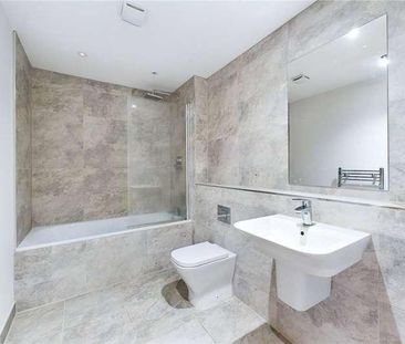 Cantelupe Road, East Grinstead, West Sussex, RH19 - Photo 5