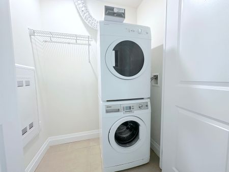 For Lease - 2333 Taunton Road Unit# 328, Oakville, Ontario - Photo 3