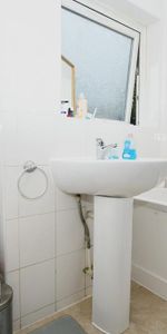 2 bedroom ground floor flat to rent - Photo 3