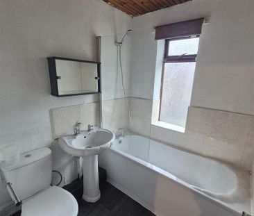 3 bedroom end of terrace house to rent - Photo 6