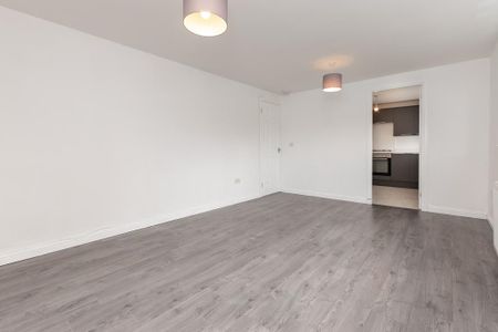 2 bedroom flat to rent - Photo 2