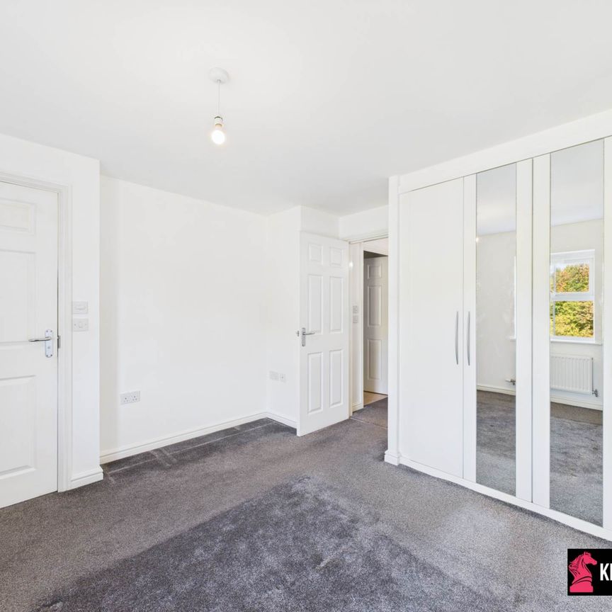 Price £1,350 pcm - Available Now - Unfurnished - Photo 1