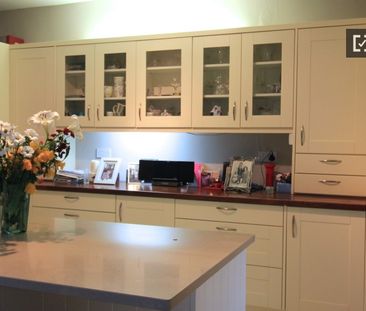 Relaxing room in shared apartment in Terenure, Dublin - Photo 3