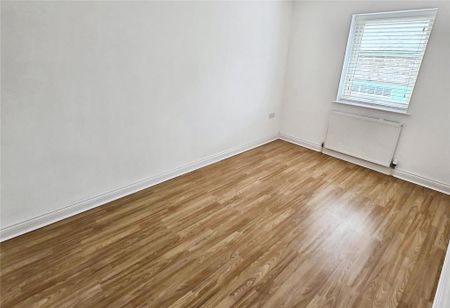 2 bedroom semi-detached house to rent - Photo 3