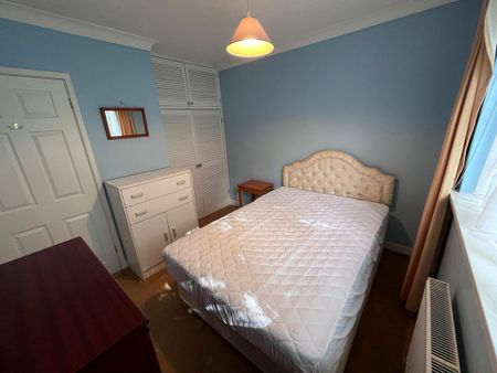 3 bedroom semi-detached house to rent - Photo 5