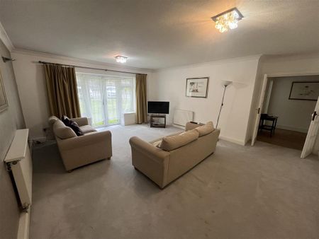 2 bedroom flat to rent - Photo 4