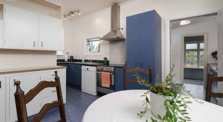 Stunning Three Bedroom Villa - Photo 3