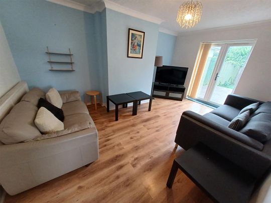 North Road, Cardiff - Photo 1