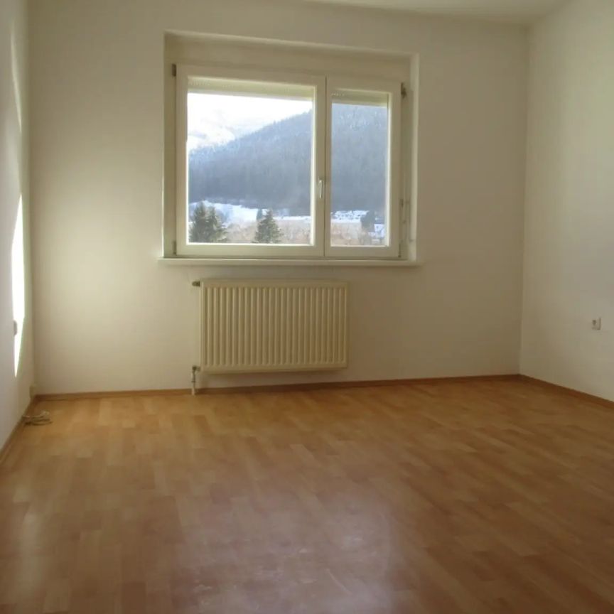 NEU - Zentrumsnahe 2-Zimmer-Wohnung mit Küchenblock und Balkon in Kindberg zu mieten ! - Photo 1