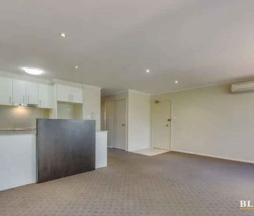 Two Bedroom Apartment In Prime Location - Photo 4