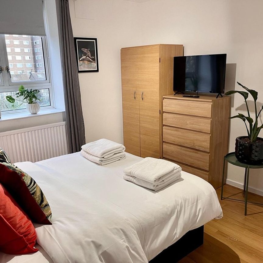 Room in a Shared Flat, Sherlock Court, NW8 - Photo 1