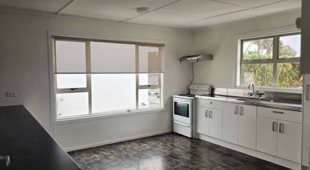 Seaside apartment in Bucklands Beach - Photo 3