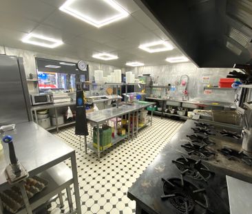 £1,300 PCM, Fully Fitted and Equipped A3 Licensed Restaurant/Takeaw... - Photo 1