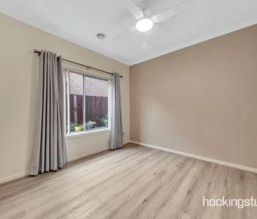 GREAT LOCATION! LARGE FAMILY HOME - Photo 2