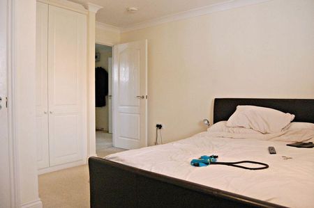 2 bedroom flat to rent - Photo 3