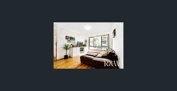 GREAT LOCATION! - Photo 1