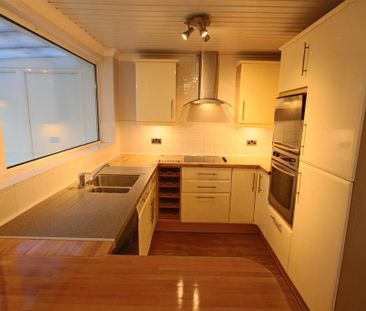 2 bedroom end of terrace house to rent - Photo 1