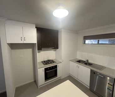 Beautiful Modern Home - Photo 3