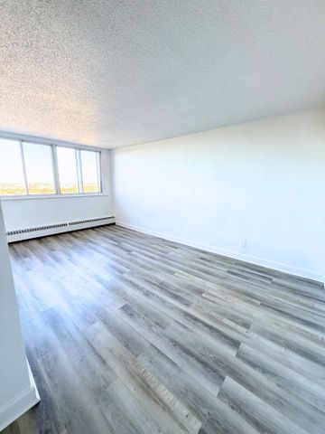 Renovated 3.5 Available NOW- 7705 Acadie - Photo 3