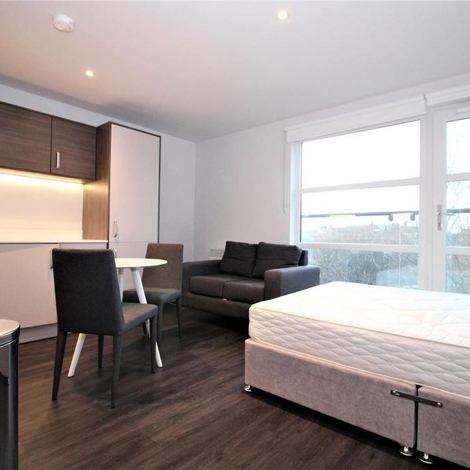 Studio to rent - Photo 1